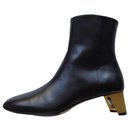 Arielle Crystal Heel Boots - Gucci