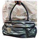 A bolsa de bronzeamento em couro de novilho - Modelo Raro - Le Tanneur