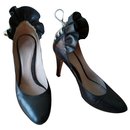 zapatos de salón con volante de cuero negro - Chloé