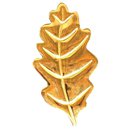 Oak leaf brooch - Inès de la Fressange