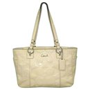 Coach F17728 Gallery Patent Leather in Ivory