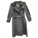 trench coat vintage das mulheres Burberry 36 com forro de lã removível