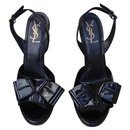 Des sandales - Yves Saint Laurent