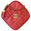 Runway Pink Lambskin Leather Diamond Cut Handbag - Chanel