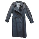 trench coat vintage das mulheres Burberry 44