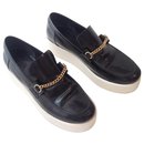 Golden chain loafers. Designed by Phoebe Philo. Made in Italy. Size 38.5 - Céline