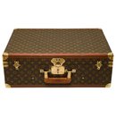 Splendid Luxury Kennel for small dogs from a Louis Vuitton Bisten suitcase 60 in custom brown monogram canvas with beige bull calf, wool and cashmere monogram