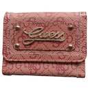 Guess portafoglio rosa con monogramma