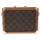 Serie Limitée / Sold Out / Louis Vuitton Speaker pouch in Monogram canvas