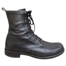boots Frye modèle Veronica Combat p 40,5