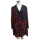 Vestido envoltório de seda estilo quimono DvF em preto e vermelho - Diane Von Furstenberg