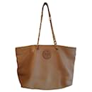 Beige Tory Burch shopper with fixed chain and internal magnetic closure