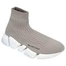 Balenciaga Speed da donna 2.0 Sneaker in grigio con suola bianca