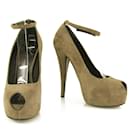 Giuseppe Zanotti, Authentische Giuseppe Zanotti Plateau Pumps aus Wildleder in Taupe 37,5 Knöchelverschluss