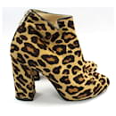 Ankle Boots aus Ponyfell mit Leoparden-Print - Charlotte Olympia