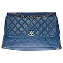 Rare Classic Chanel Maxi Flap bag in blue quilted lambskin , Garniture en métal argenté