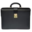 Very chic Louis Vuitton Messenger Document Holder in black epi leather, garniture en métal doré, black leather handle allowing it to be carried by hand