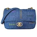 Petit sac à rabat en denim bleu - Chanel