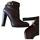 Wonderful unused ankle boots due to the height of the heel, incompatible with my back . - Fendi