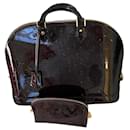 Alma amarante Gm patent leather with its matching pouch - Louis Vuitton