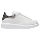 Übergroße Sneakers – Alexander Mcqueen – Leder – Weiß/grau