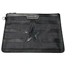 Bolsa Clutch Jimmy Choo Derek em couro preto