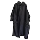 Trench coat longo oversized - Issey Miyake