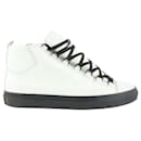 MEN'S size 42 White x Black Arena Sneaker 3BA1221 - Balenciaga