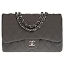 Very beautiful Chanel Timeless Jumbo single flap handbag in gray quilted jersey, Garniture en métal argenté