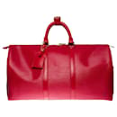 The very chic Louis Vuitton “Keepall” travel bag 50 cm in cherry red epi leather