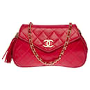 Sublime & Rare Chanel Classic Flap bag medium 25 cm in quilted lambskin in ruby red color, garniture en métal doré