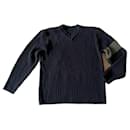 maglione nero con scollo a V Fascia kaki su una manica a T. L - XL - Autre Marque