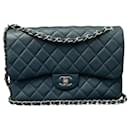 Timeless Classique Jumbo lined flap bag - Chanel