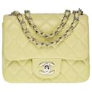 Splendid and Rare Chanel Timeless Mini flap bag handbag in lime-colored quilted leather, Garniture en métal argenté