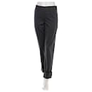 Un pantalon, leggings - High