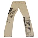 Helmut Lang x Barney's NYC Skinny Jeans mit Zeitungsdruck in grauem Lyocell