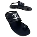 Chanel thong sandal in black leather SIZE 38,5