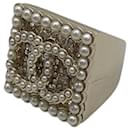 *CHANEL CC Strass & Costume Pearl Ring Ring # 11 / Gold Crystal White - Chanel