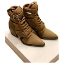 Pair of camel Rylee ankle boots - Chloé