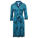 Vestido cruzado con cuello de Diane Von Furstenberg en seda azul