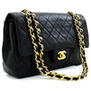 Chanel 2.55 Bolsa de ombro forrada com aba e corrente Bolsa de mão preta de pele de cordeiro