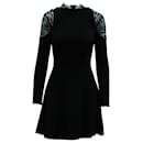 Alice + Olivia Kurzes Kleid mit Spitzenkragen in schwarzer Viskose