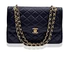 Vintage Quilted Leather Timeless Smooth Trim lined Flap Bag - Chanel
