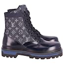 Louis Vuitton Ranger Ankle Boots in Navy Blue Leather 