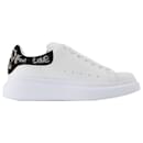 Oversize sneakers in Black and White Leather - Alexander Mcqueen