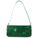 Dulce Bag aus grünem Lackleder - By Far