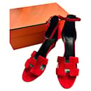 Sandália de cunha Hermès Legend no clássico vermelho Hermès 38.5