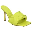 Bottega Veneta Mujeres Lido Padded Mule in amarillo Lambskin