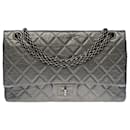 Splendid Chanel handbag 2.55 Classic lined flap in metallic silver quilted leather, ruthenium metal trim