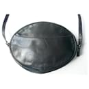 LA BAGAGERIE bolso pequeño Oval todo bolso satchel de cuero azul marino Muy buen estado - La Bagagerie